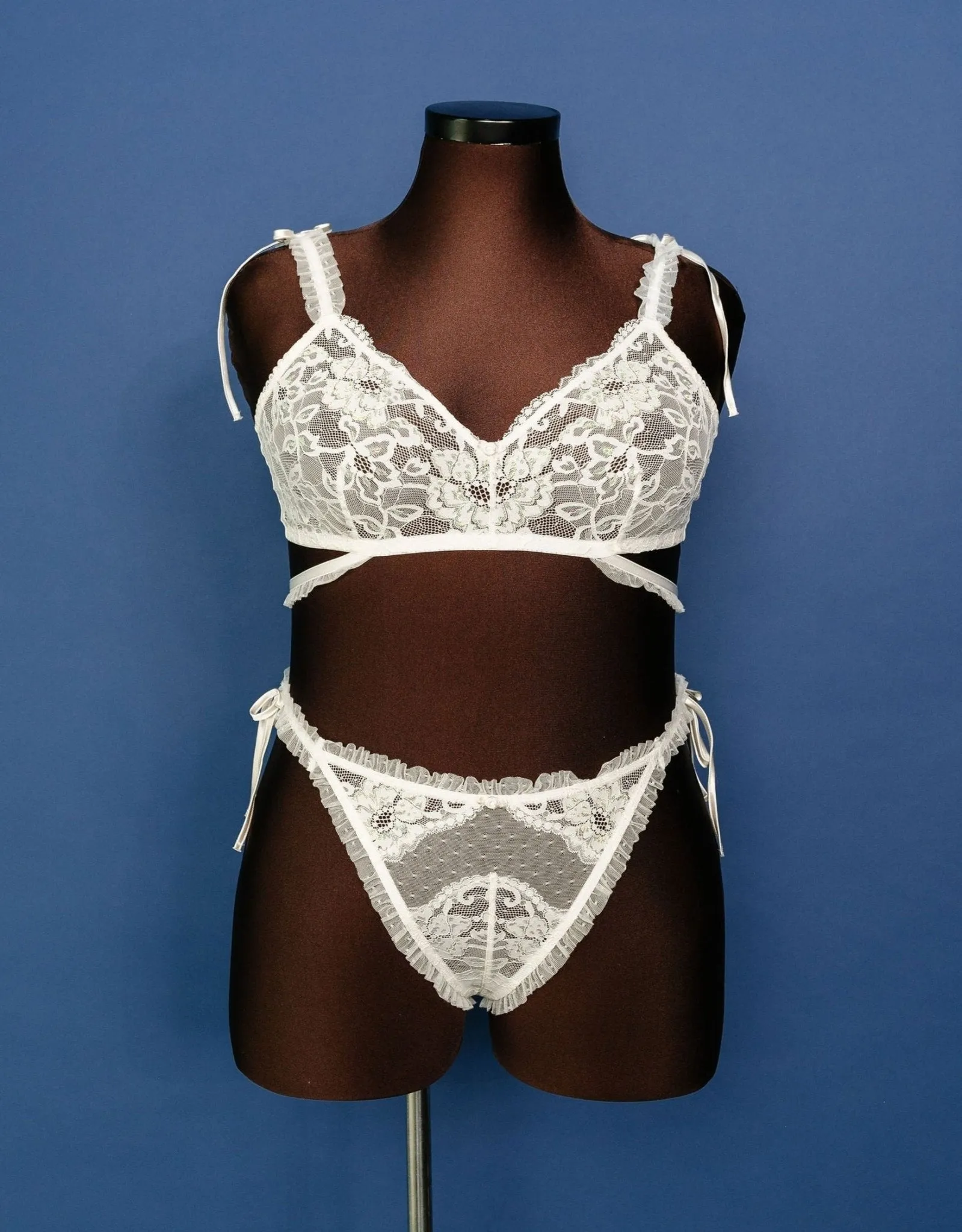 Lacy Ruffle Strap Bralette - Iridescent Cream