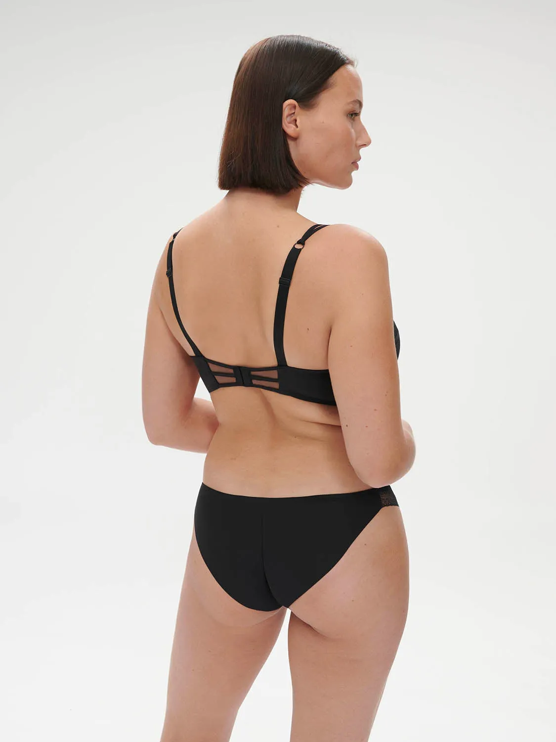 Pia V-Shaped Underwire - Black