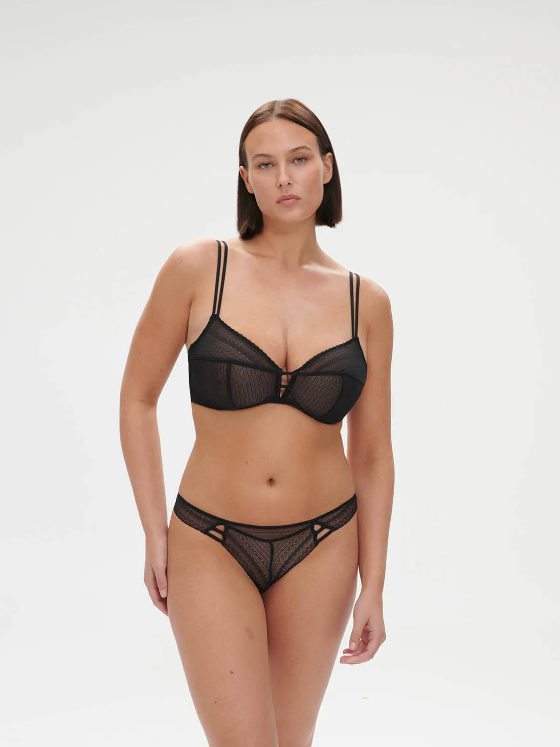 Pia V-Shaped Underwire - Black