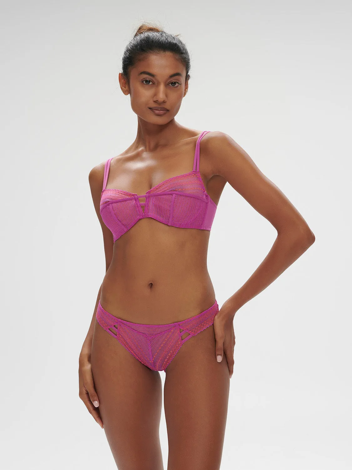 Pia V-Shaped Underwire - Energy Pink